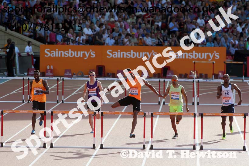Javier Culson wins the 400 metres hurdles at the Glasgow Diamond League. Photo: David T. Hewitson/Sports for All Pics